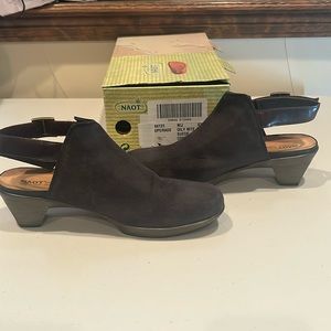 Naot mule sling back